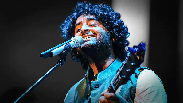 The Art of Live Performance: Arijit Singh on Stage
